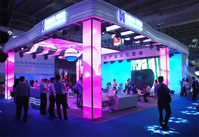 明和光电“腾飞之翼”展台耀世亮相2013北京 PALM EXPO 展