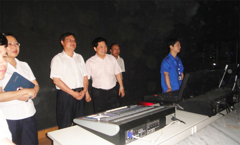 湖南省工商业联合会副主席陈宏忠先生一行莅临明和光电调研指导工作